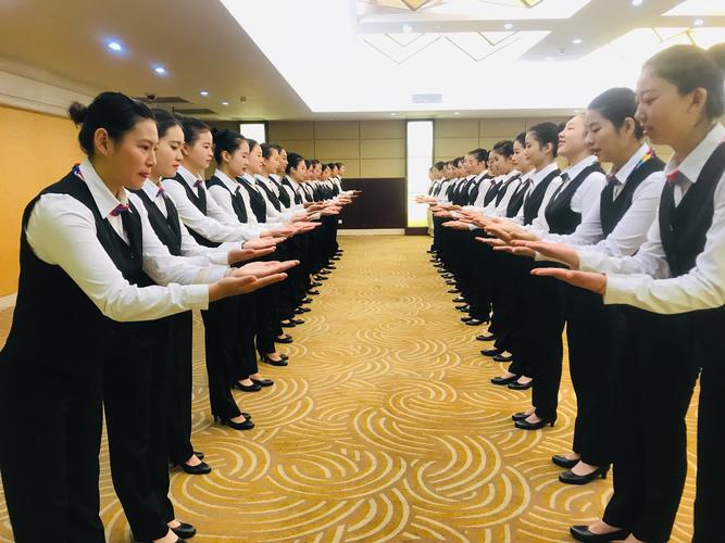 宽沟第三天基础服务礼仪培训——专业服务从礼仪起步