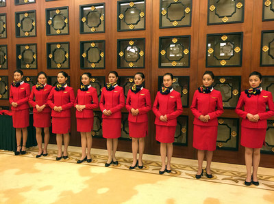 近距离礼仪服务 细节成就专业形象